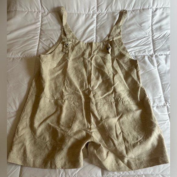 Cedar & Vine Pants - Like new! Cedar & Vine Everyday Shortalls Size 3XL in the colour Oatmeal